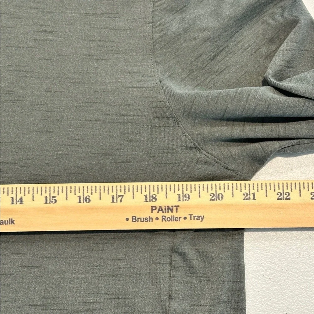 Nike Dri Fit Yoga Loose Fit Men's Size Small Tall Gray Hoodie Sweatshirt Stretch